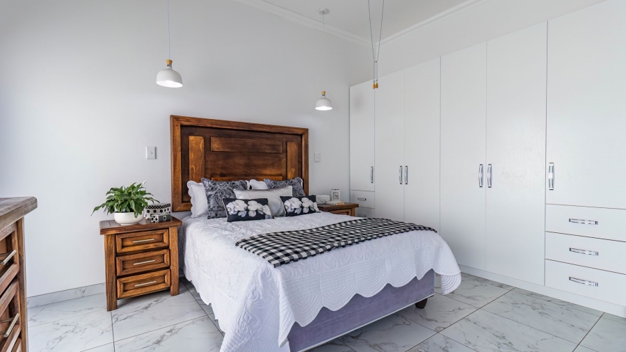 4 Bedroom Property for Sale in Sandy Point Beach Estate Western Cape